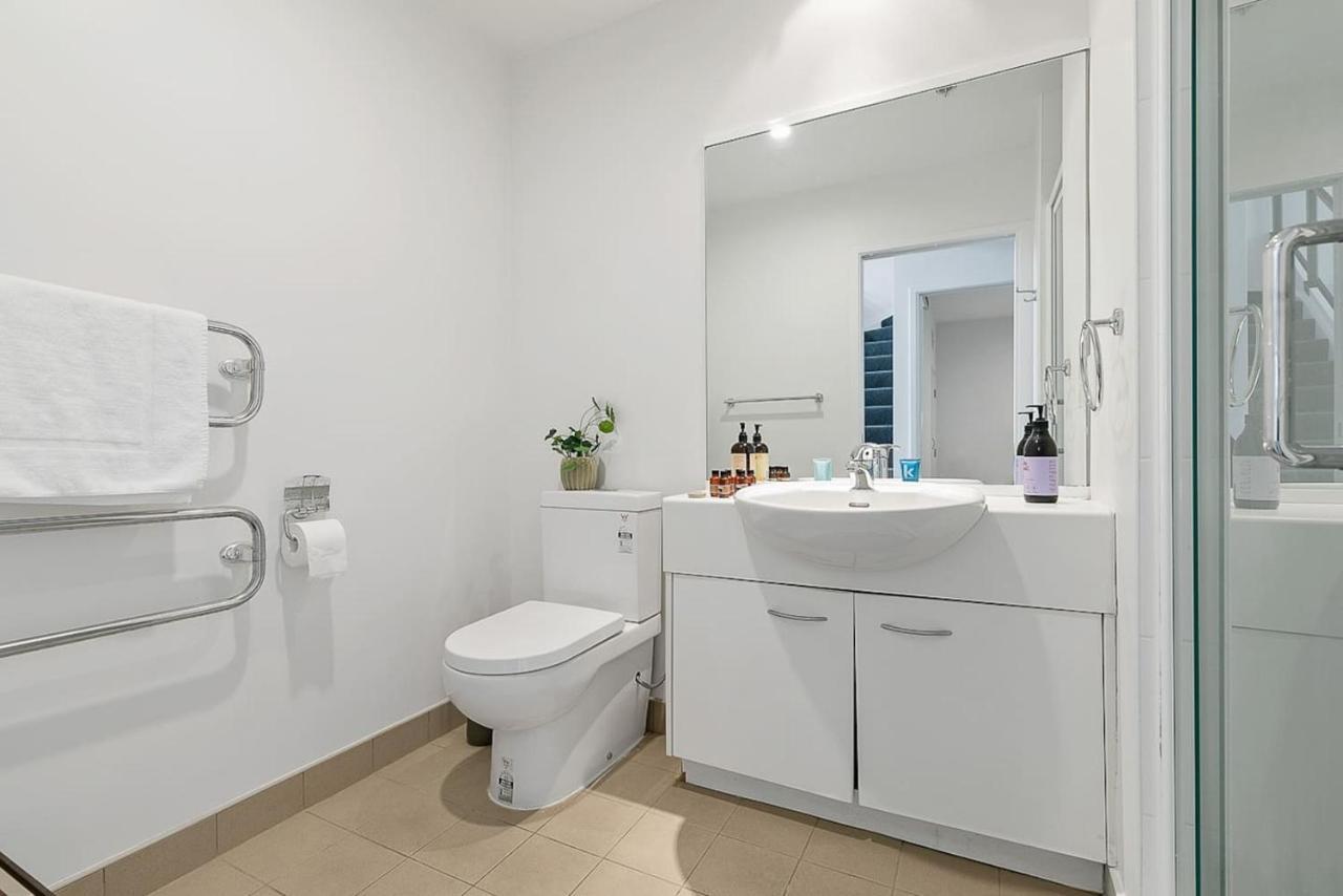 Roomy High-Ceiling Loft Apartment - Free Parking! Auckland Exteriér fotografie